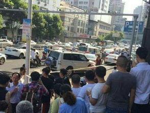 吃瓜群众围观火锅,吃瓜群众围观的热闹现场