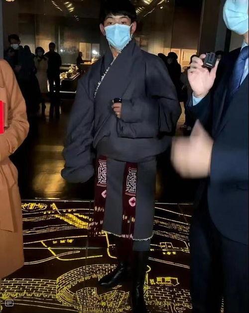 类似于八十年代吃瓜群众