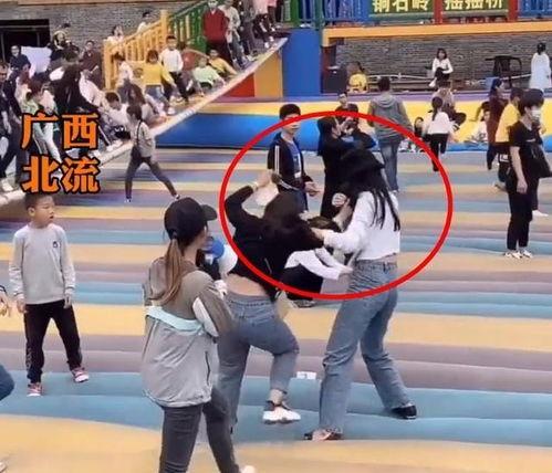 美女做吃瓜群众视频,趣味横生视频引网友热议